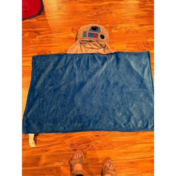 Star Wars R2-D2 Hooded Blanket – Plush Wearable Throw - Picture 2 of 10